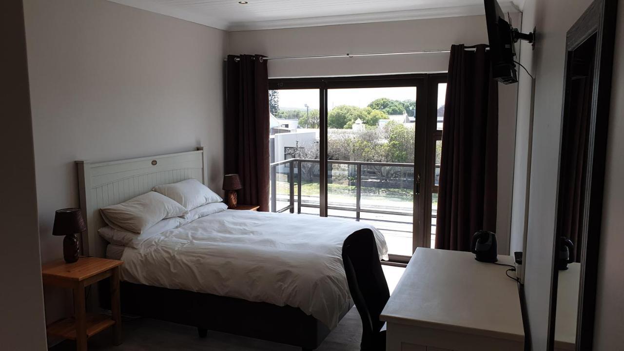 Stonehouse On Main Hotel Struisbaai Room photo